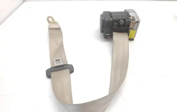 Audi A6 S6 C5 4B Rear seatbelt D00064577