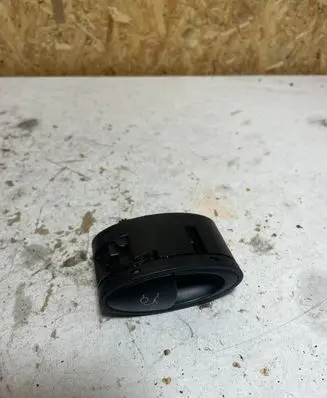 Mercedes-Benz E W211 Tailgate opening switch A2118210279