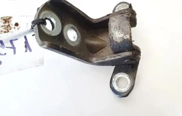 Nissan Note (E11) Front door upper hinge