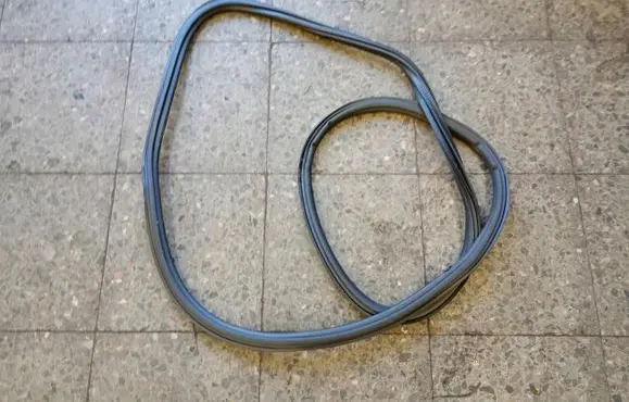 Skoda Octavia Mk4 Front door rubber seal 5E3867365