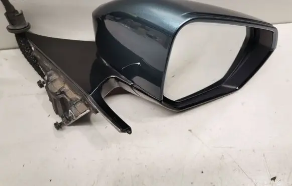 BMW iX Front door electric wing mirror E1041572
