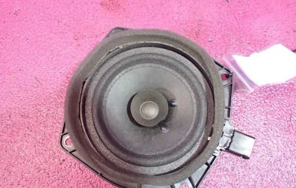 Mitsubishi Colt CZ3 Front door speaker MN141417