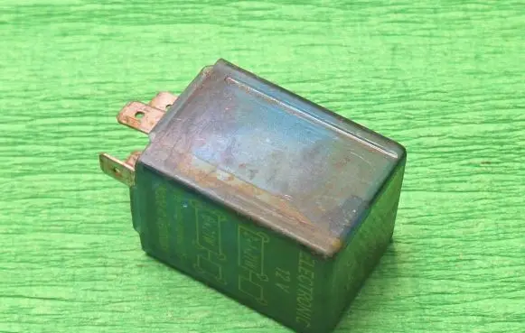 Audi A4 S4 B5 8D Other relay 4DM00442004 71424