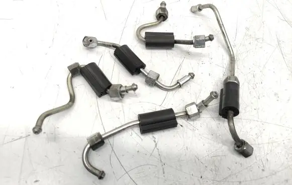 Opel Insignia A Fuel injector supply line/pipe 55573468 55204726 55204728