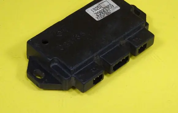 Audi A6 S6 C4 4A Alarm control unit/module XG5P86 2003358