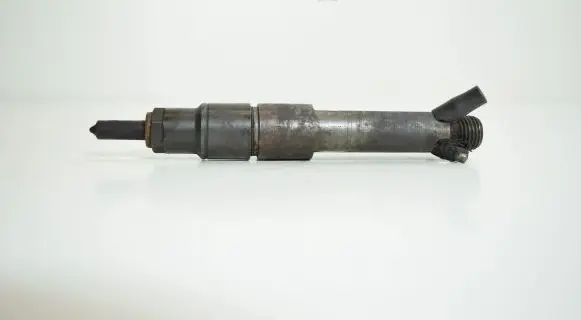 Audi A4 S4 B5 8D Fuel injector 028130201T