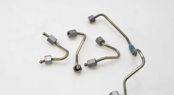 BMW 2 F45 Fuel injector supply line/pipe 