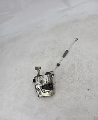 BMW 5 E34 Front door lock 81047810