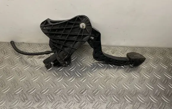 Volkswagen Beetle A5 Clutch pedal 1K1721059