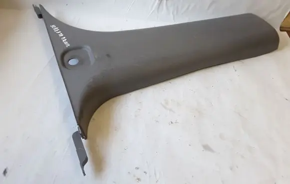 KIA Sorento (B) pillar trim (bottom) 858353E000