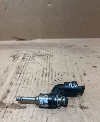 Volkswagen Golf VI Fuel injector 03C906036F