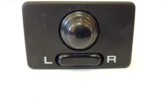 Wing mirror switch
