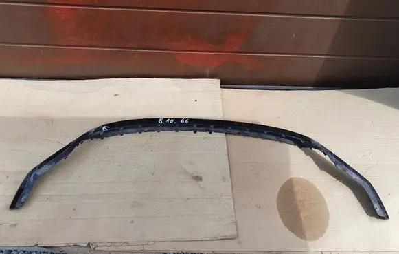 Front bumper lip