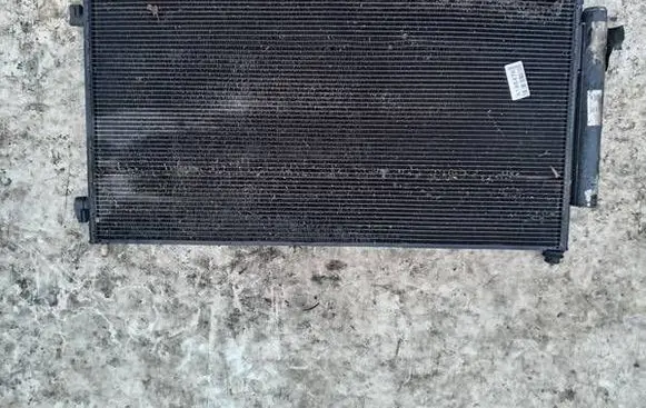 A/C cooling radiator (condenser)