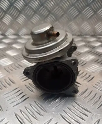Volkswagen Polo IV 9N3 EGR valve 045129637A 045131501K 035907122