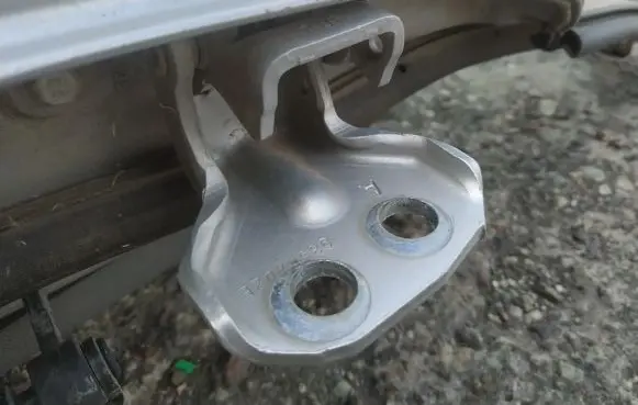 Ford Fiesta Rear door lower hinge