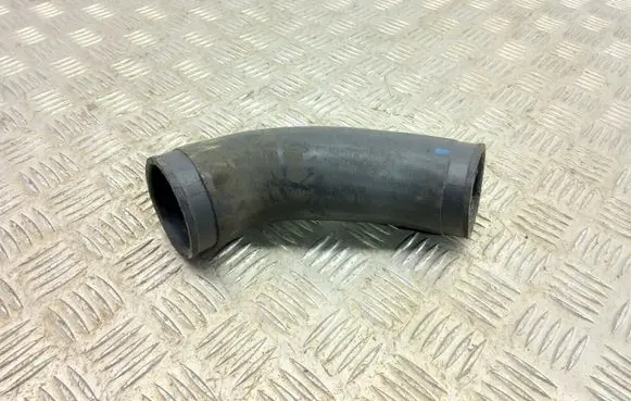 BMW 5 E39 Intercooler hose/pipe 2249669