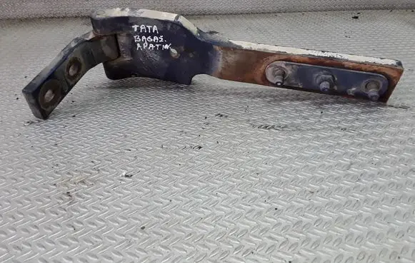 Tata Safari Loading door lower hinge 