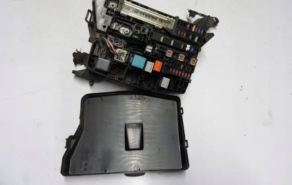 Toyota Auris 150 Fuse box set 8266202210