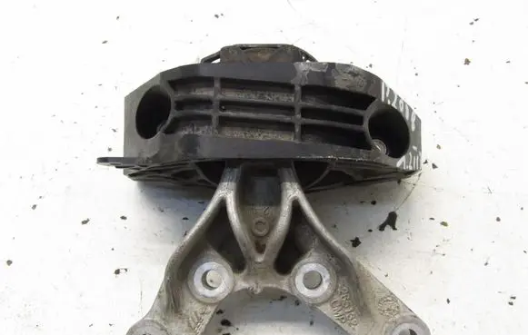 Peugeot 2008 II Other engine bay part 082408