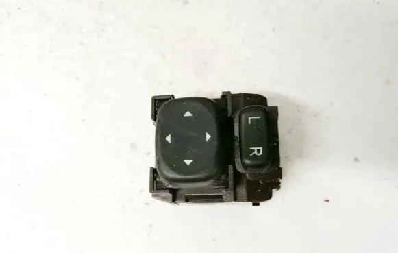 Toyota Avensis T270 Wing mirror switch 183647