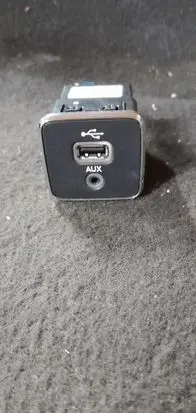 Jeep Cherokee USB socket connector 5XG28DX9AC