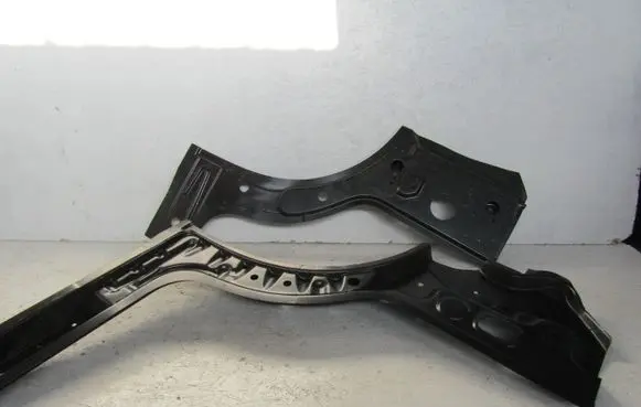 Volkswagen Multivan T5 Sill 7E0805404