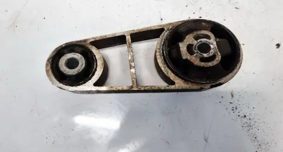 Ford Mondeo Mk III Engine mount bracket 