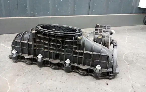 Mercedes-Benz C W204 Intake manifold a6510900037