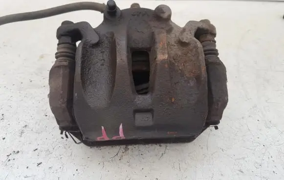 Nissan Murano Z50 Front brake caliper