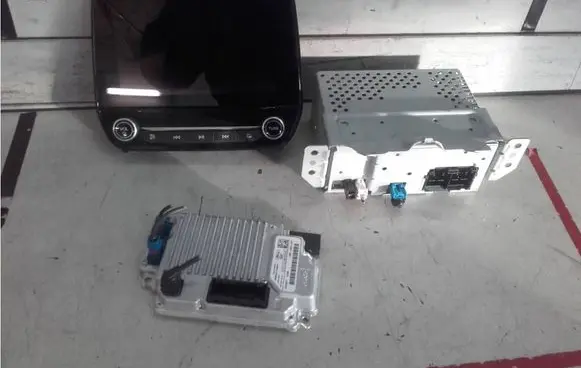 Ford Fiesta Radio/CD/DVD/GPS head unit H1BT18C815ZU KU5T14G371GDE