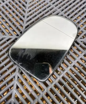 Toyota Prius (XW30) Wing mirror glass PR145