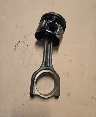 Citroen Berlingo Piston with connecting rod 