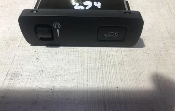 Volvo XC90 Tailgate/boot open switch button T19300394002