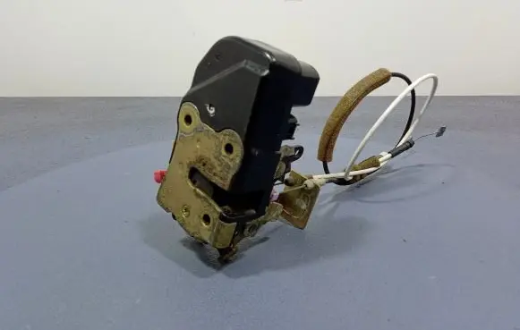 Chrysler Pacifica Front door lock