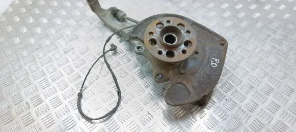 Front wheel hub