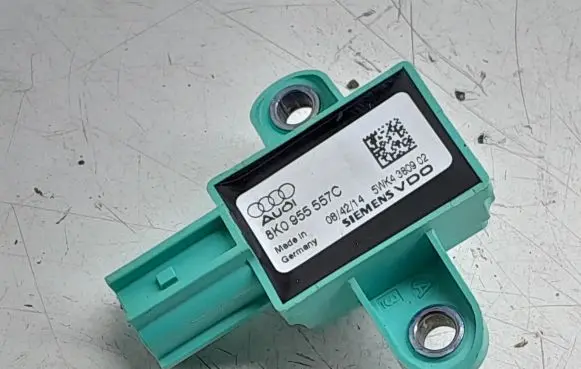 Audi A4 S4 B8 8K Airbag deployment crash/impact sensor 8K0955557C