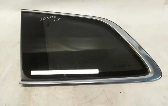 Volvo XC90 Rear side window