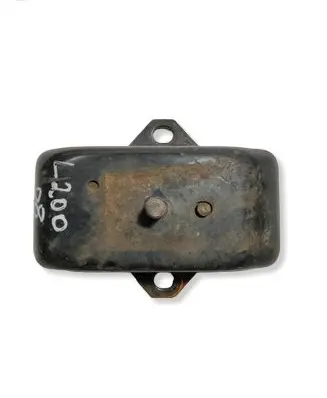 Mitsubishi L200 Engine mount bracket MR992670