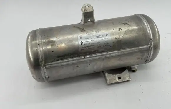 Volkswagen Touareg I Air suspension tank/reservoir 7L0616202A