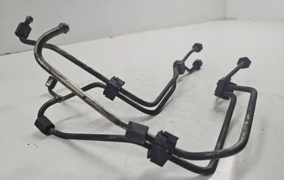 Mazda 3 I Fuel injector supply line/pipe 