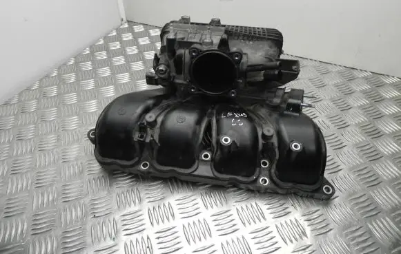 Lexus IS III XE30 Intake manifold 1711136031 VD11903