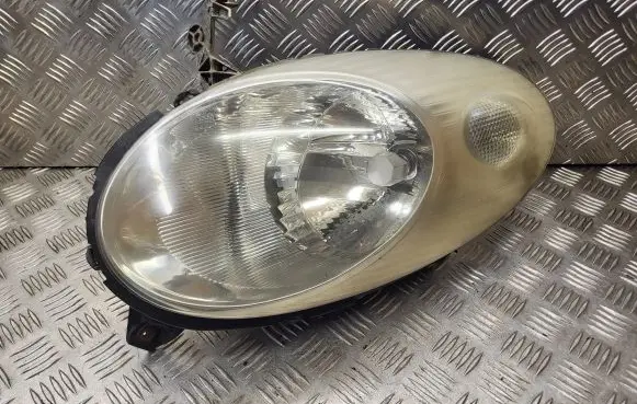Nissan Micra Headlight/headlamp