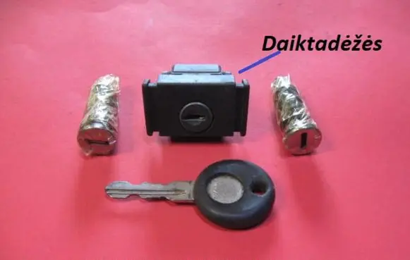 Volkswagen PASSAT B2 Front door lock (next to the handle) 171857131