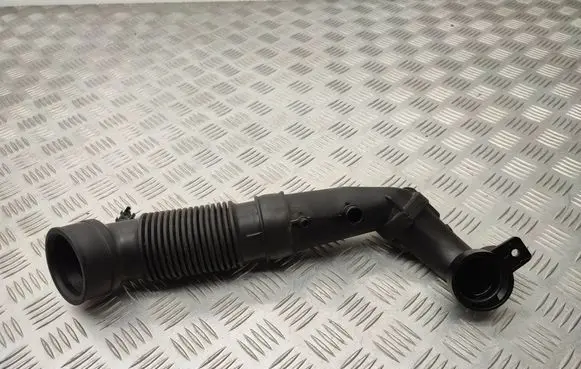 Citroen C3 Aircross Turbo air intake inlet pipe/hose 9807939780