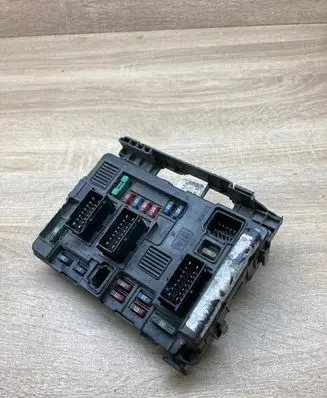 Peugeot 406 Central body control module 