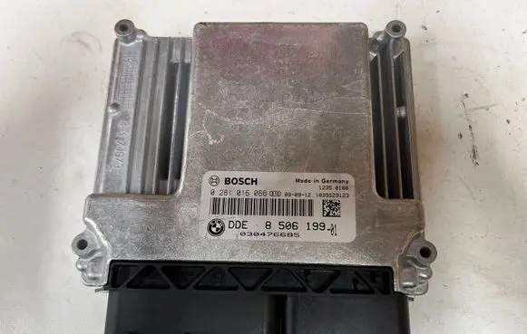 BMW 5 E60 E61 Engine control unit/module 0281016066 850619901 030476685