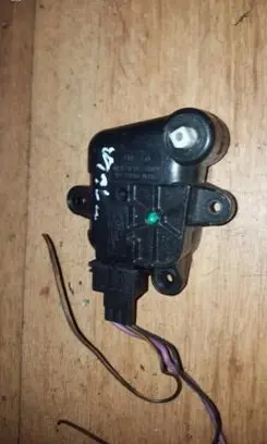 Ford Fiesta Air flap motor/actuator 96fw19b634ad 96fw-19b634-ad