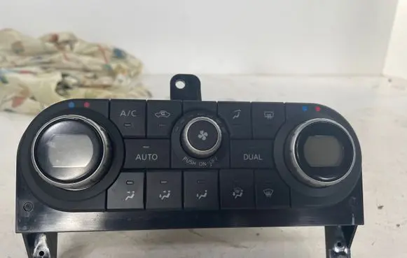 Nissan Qashqai Climate control unit 27500BR45C