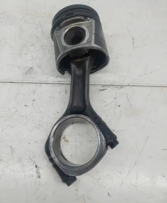 Iveco Daily 4th gen Piston with connecting rod